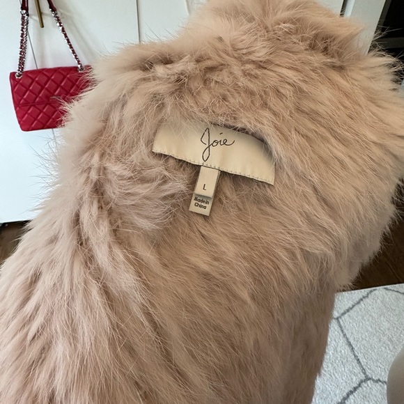 Joie Blush Fur Vest EUC - Picture 5 of 10